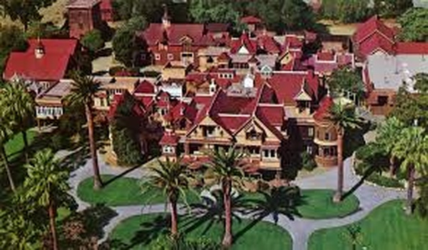 Visit Winchester Mystery House, California - Bucket List Ideas