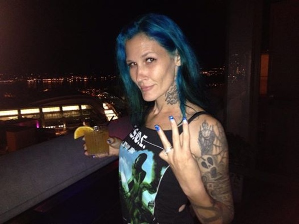Have a drink on a roof top Bar - Bucket List Ideas