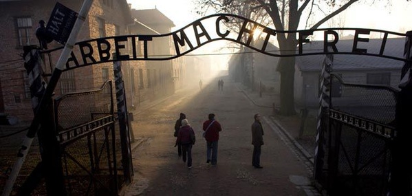 Tour Auschwitz - Bucket List Ideas