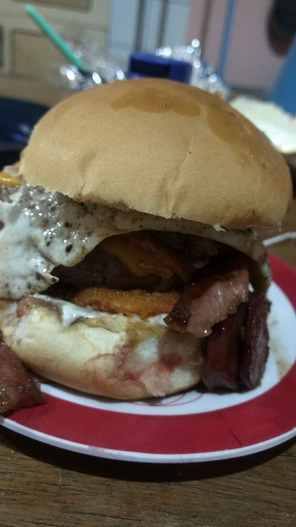 Eat a burger with everything in it - Bucket List Ideas